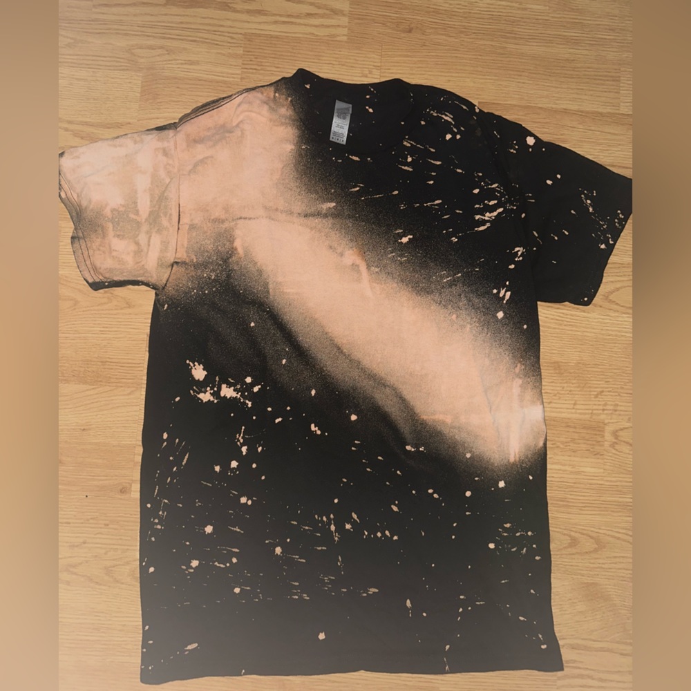 Side ombré bleach dye shirt